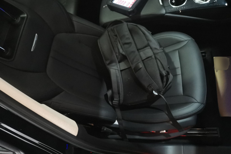 红旗HS3 2023款 1.5T 两驱善为版局部细节41