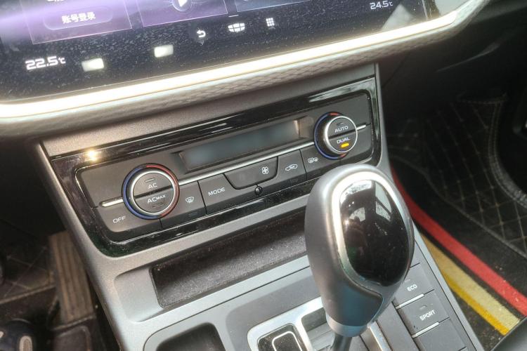 吉利汽车 帝豪GL 2021款 UP 1.4T CVT领尚型中控内饰16