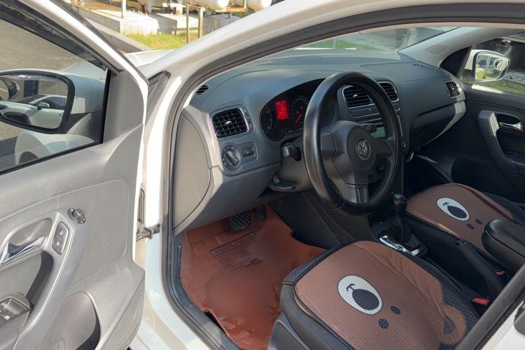 大众 Polo 2013款 1.6L 自动舒适版中控内饰7002