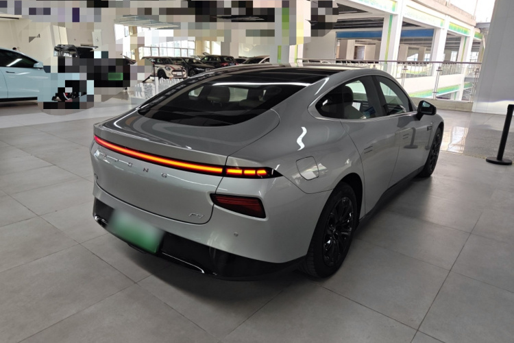 小鹏P7 2021款 480G车身外观7