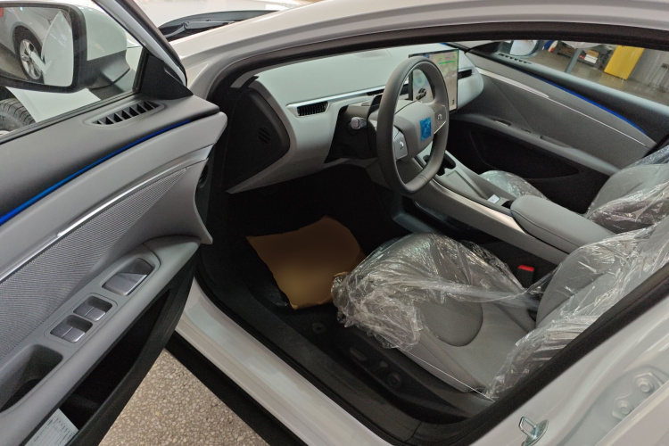 小鹏MONA M03 2025款 620 超长续航 Plus中控内饰20