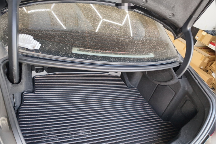 奔驰E级 2022款 改款 E 300 L 时尚型中控内饰23