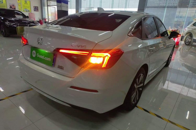 本田 思域 2022款 240TURBO CVT劲动版车身外观7