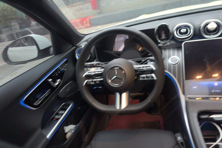 奔驰C级 2024款 改款三 C 260 L 运动版中控内饰13