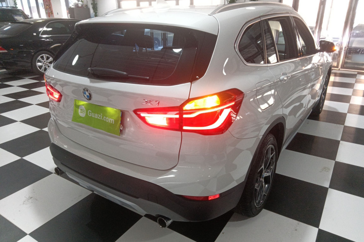 宝马X1 2016款 sDrive20Li 豪华型车身外观7