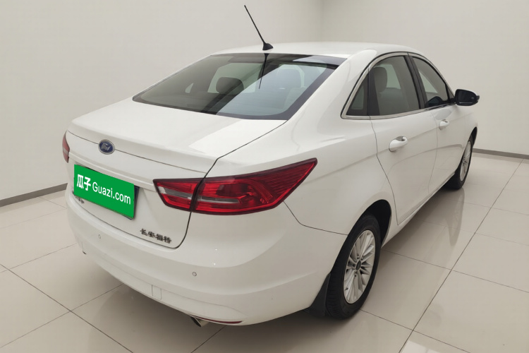 福特 福睿斯 2015款 1.5L 手动舒适型车身外观7