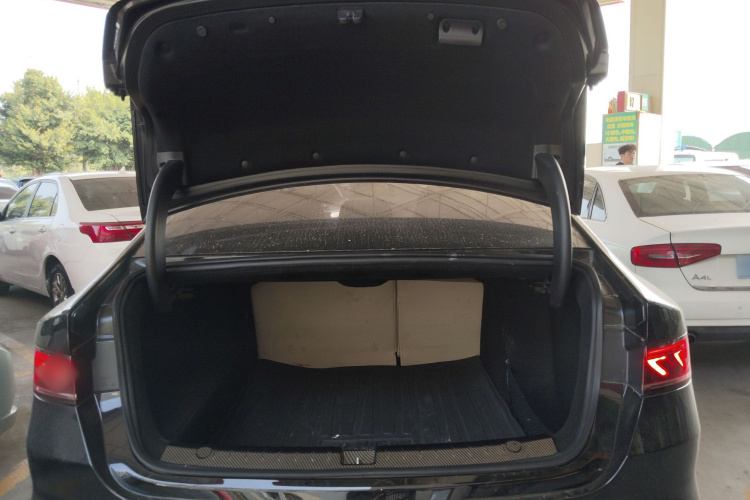 比亚迪 秦PLUS 2024款 荣耀版 DM-i 55KM领先型机舱底盘23