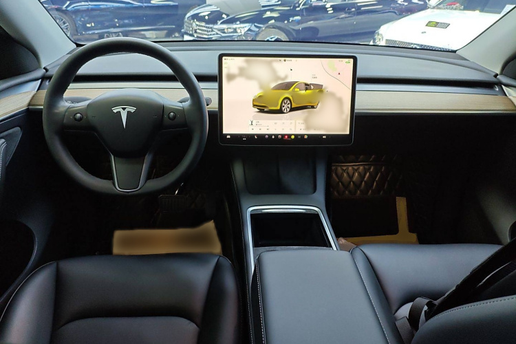 特斯拉 Model Y 2022款 改款 长续航全轮驱动版中控内饰7002