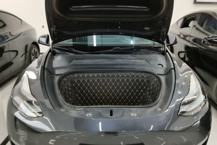 特斯拉 Model Y 2024款 长续航全轮驱动版机舱底盘24