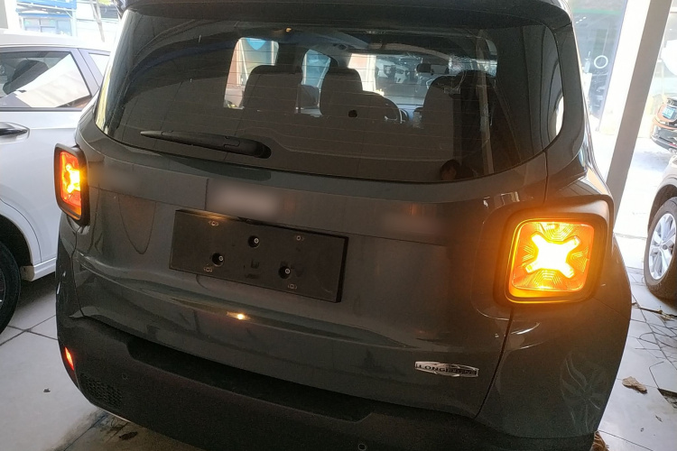 Jeep 自由侠 2016款 1.4T 自动劲能版+车身外观6