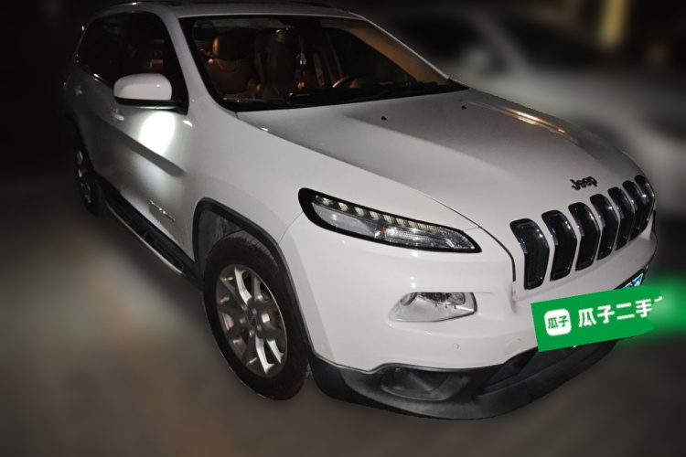 Jeep 自由光 2016款 2.0L 优越版车身外观6002