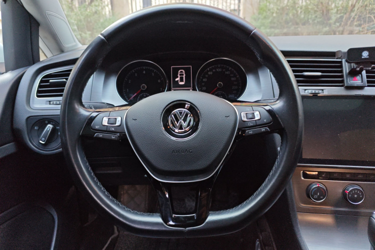 大众 高尔夫 2016款 230TSI 自动豪华型中控内饰13