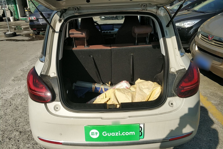 五菱汽车 五菱缤果 2023款 410km 灵犀尊享款机舱底盘23