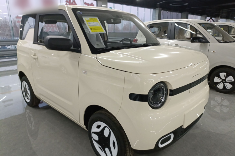 吉利银河 熊猫 2025款 210km 元气熊车身外观3