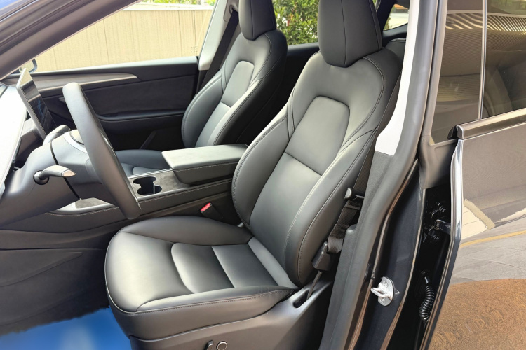 特斯拉 Model Y 2024款 后轮驱动版中控内饰7010