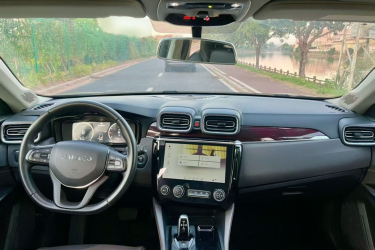 领克02 2020款 1.5T DCT两驱耀版中控内饰7007