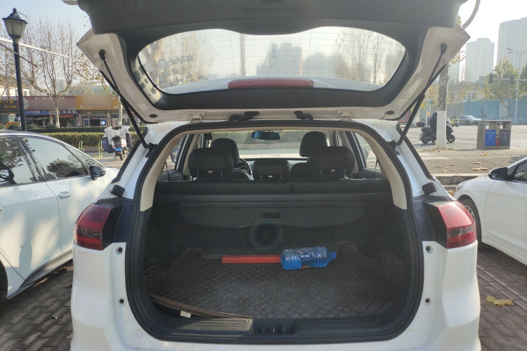 吉利汽车 博越 2018款 1.8TD 自动两驱智雅型机舱底盘23