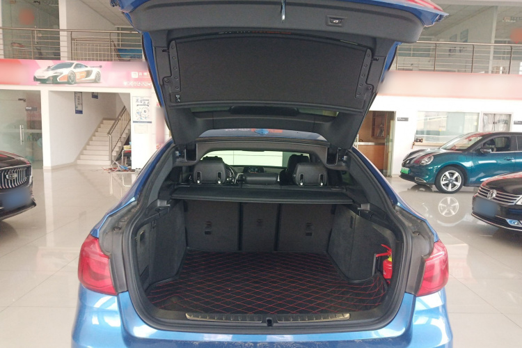 宝马3系GT 2017款 320i M运动型机舱底盘23