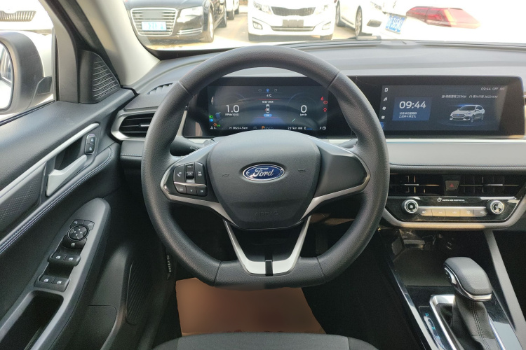 福特 福睿斯 2021款 1.5L 自动黄金版中控内饰13