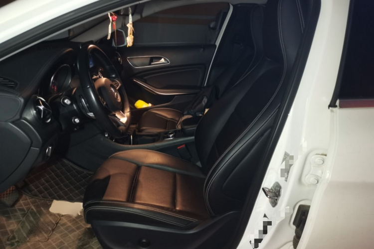 奔驰GLA 2019款 GLA 200 时尚型局部细节19