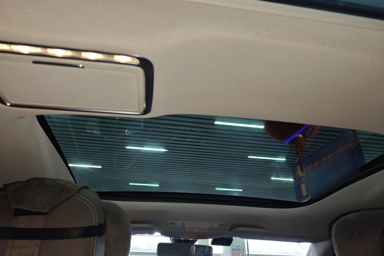 奔驰E级 2020款 改款 E 300 L 运动时尚型局部细节22