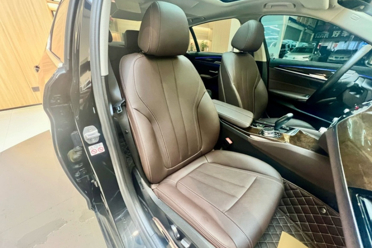 宝马5系 2019款 525Li 豪华套装局部细节41