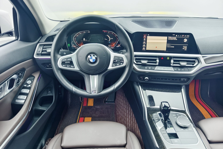 宝马3系 2022款 改款 325Li M运动套装中控内饰7005