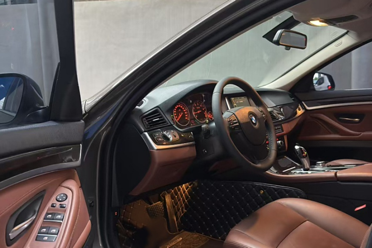 宝马5系 2014款 525Li 领先型中控内饰7003