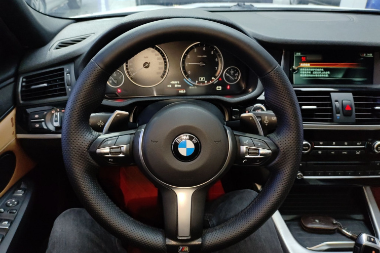 宝马X4 2016款 xDrive20i M运动型中控内饰13