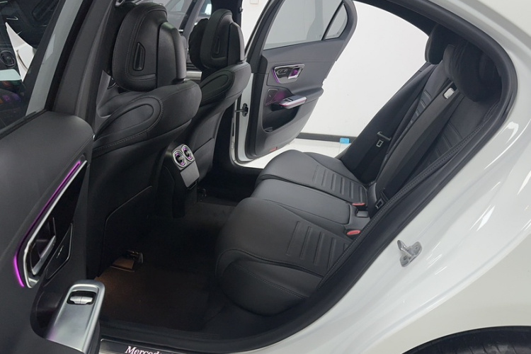 奔驰C级 2025款 C 260 L 运动版中控内饰7001