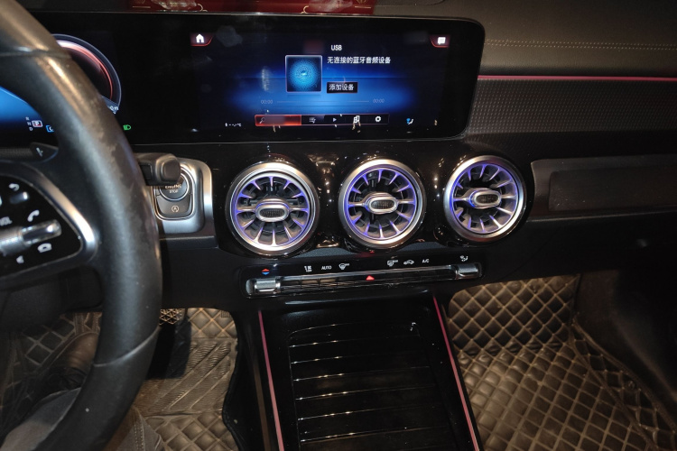 奔驰GLB 2021款 GLB 200 动感型局部细节16