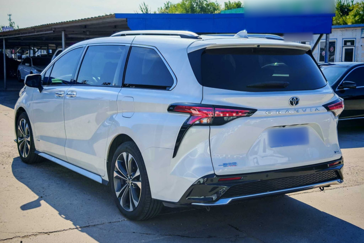 丰田 格瑞维亚 2024款 2.5L混动 尊贵PLUS版车身外观6004