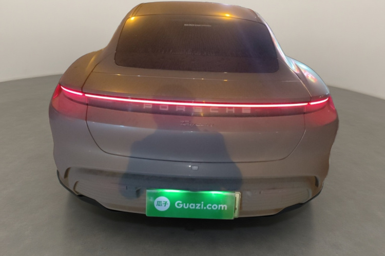 保时捷 2022款 Taycan车身外观6