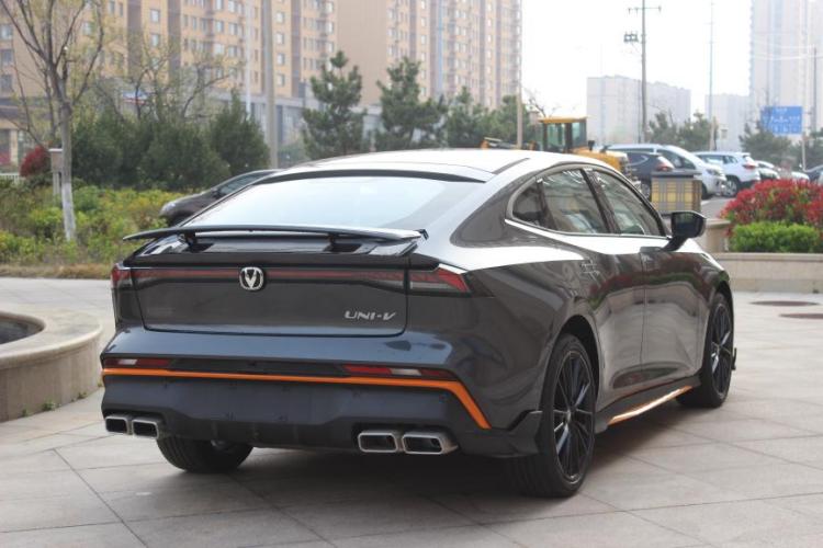 长安UNI-V 2024款 1.5T 尊贵运动型车身外观6004