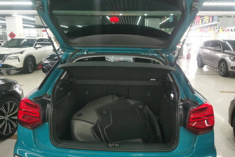 奥迪Q2L 2022款 35 TFSI 进取动感型局部细节23