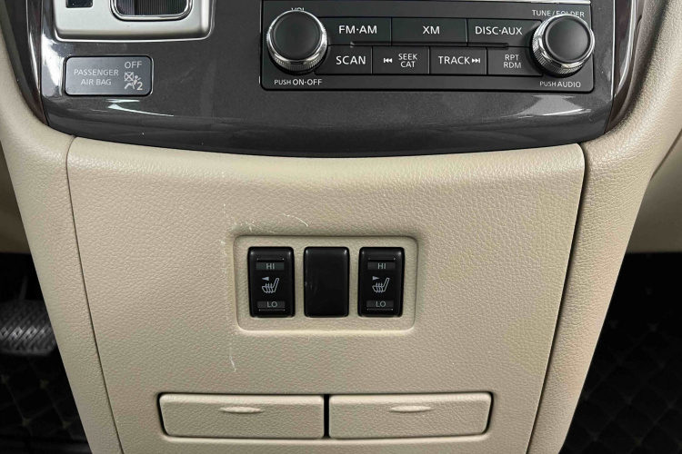 日产 贵士 2013款 3.5L SL中控内饰7012