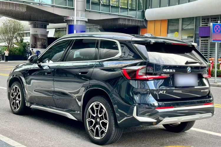 宝马X1 2023款 sDrive25Li X设计套装车身外观6005