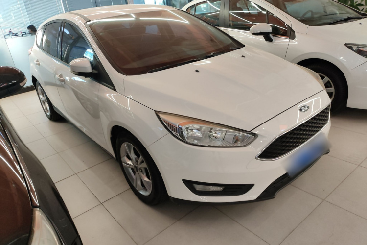 福特 福克斯 2017款 两厢 1.6L 自动舒适型智行版车身外观6005