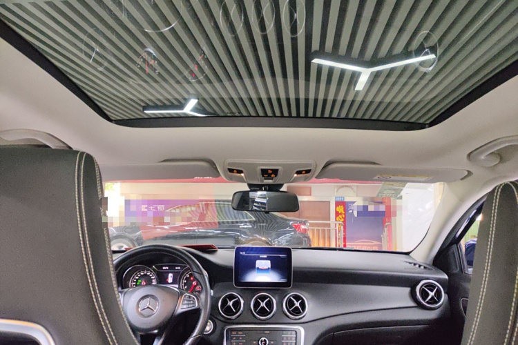 奔驰GLA 2018款 GLA 200 动感型局部细节22