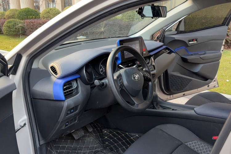丰田C-HR 2021款 2.0L 舒适版中控内饰7001