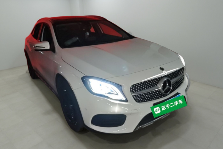 奔驰GLA 2019款 GLA 200 时尚型车身外观3