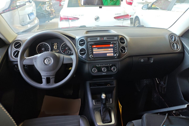 大众 途观 2016款 300TSI 自动两驱风尚版中控内饰7002