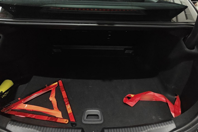 奔驰C级 2024款 C 200 L 运动版局部细节23