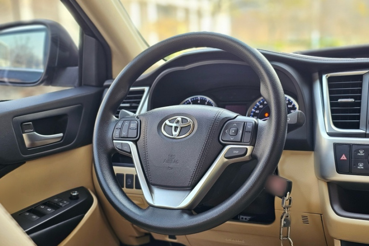 丰田 汉兰达 2018款 2.0T 两驱精英版 5座 国VI局部细节13