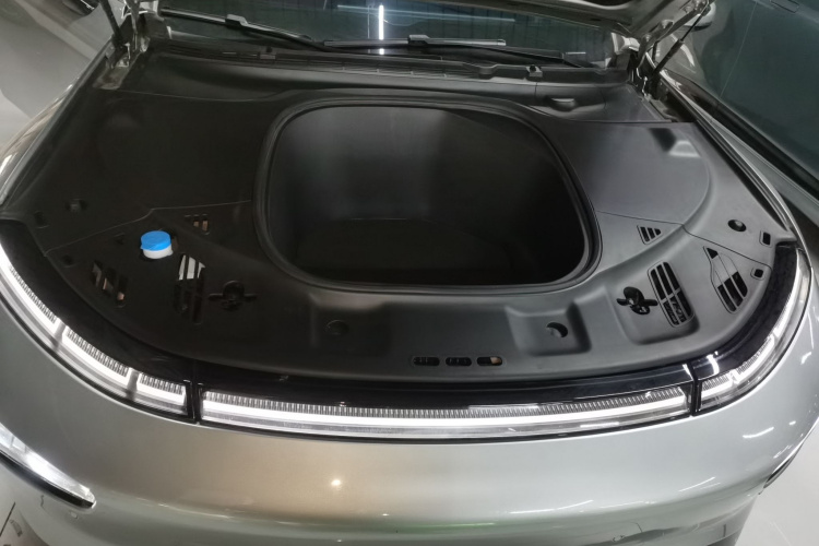 小鹏P7 2022款 670N+局部细节24