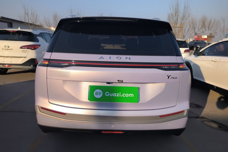 埃安 AION Y 2023款 Plus 510 乐享版车身外观6