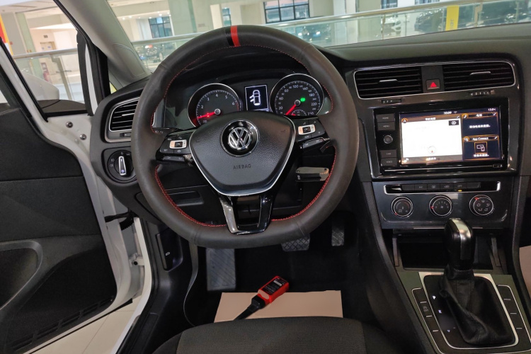 大众 高尔夫 2019款 200TSI DSG舒适进取版 国VI局部细节13