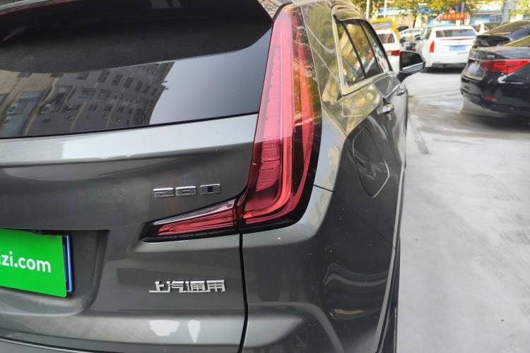 凯迪拉克XT4 2018款 28T 四驱领先型车身外观9