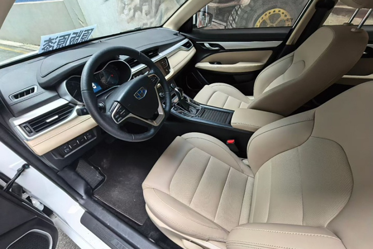 吉利汽车 帝豪 2018款 1.5L CVT豪华型中控内饰7002