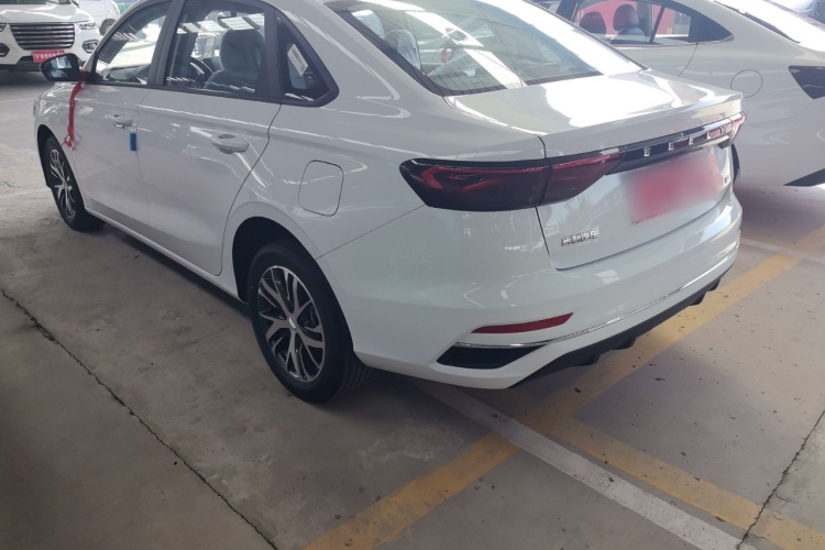 吉利汽车 帝豪 2025款 第4代 1.5L CVT星耀版车身外观6004